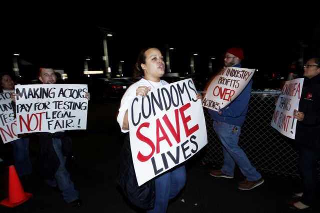 Σταματούν τα γυρίσματα ταινιών πορνό στις ΗΠΑ εξαιτίας κρουσμάτων σύφιλης